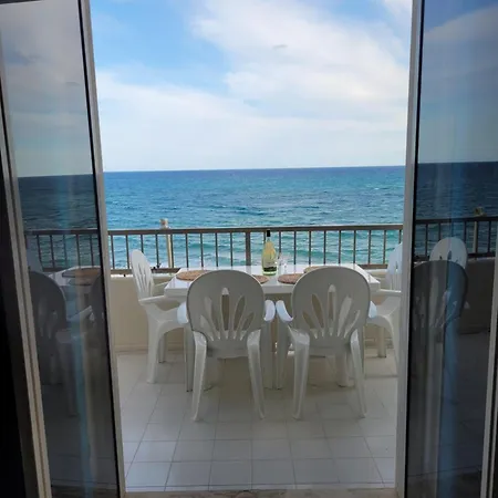 La Dolce - Beachfront Lejlighed