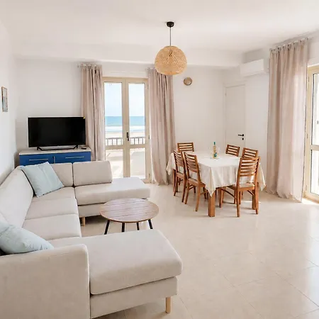 La Dolce - Beachfront *