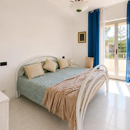 La Dolce - Beachfront *